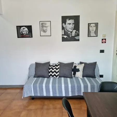 Apartment Of Fame - Gallery With Fully Equipped Kitchen, Separate Entrance, Free Parking *