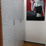 Of Fame - Gallery With Fully Equipped Kitchen, Separate Entrance, Free Parking Διαμέρισμα *