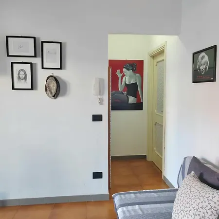 Of Fame Gallery Apartment