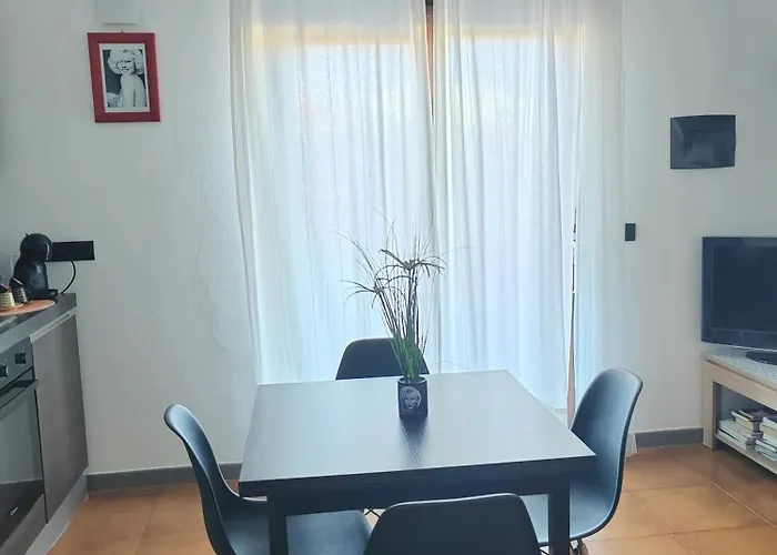 Of Fame - Gallery With Fully Equipped Kitchen, Separate Entrance, Free Parking *