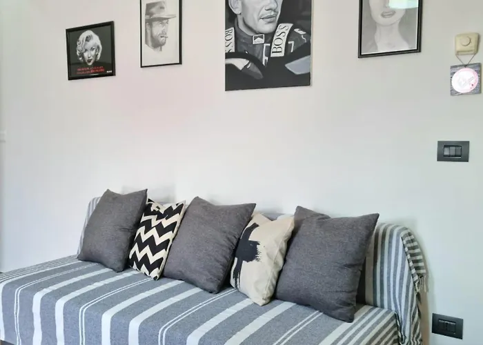 Of Fame - Gallery With Fully Equipped Kitchen, Separate Entrance, Free Parking * Olbia