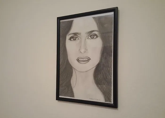 Appartement Of Fame - Gallery With Fully Equipped Kitchen, Separate Entrance, Free Parking *