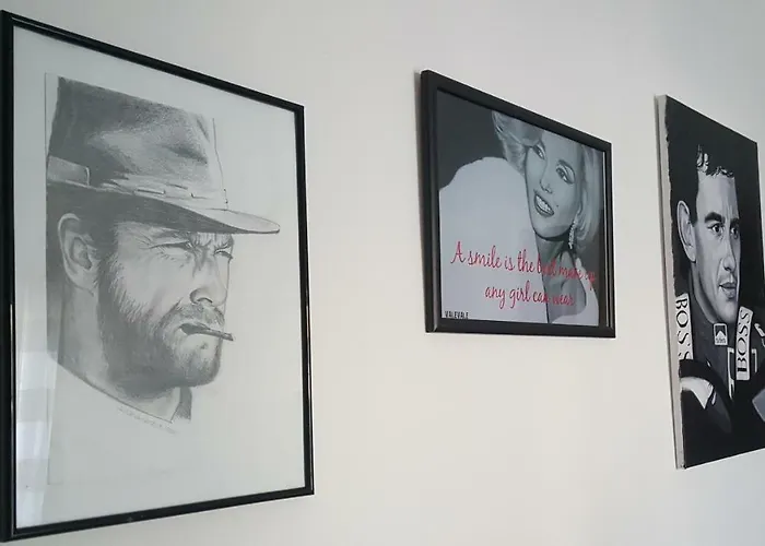 Lägenhet Of Fame - Gallery With Fully Equipped Kitchen, Separate Entrance, Free Parking *